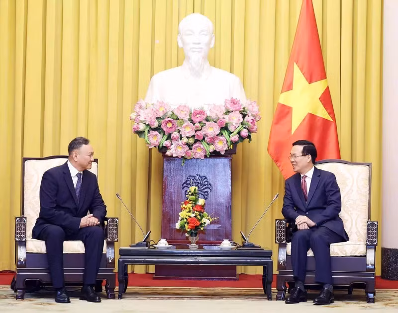 President Vo Van Thuong (R) and Prosecutor General of Mongolia Jargalsaikhan Banzragch (Photo: VNA)