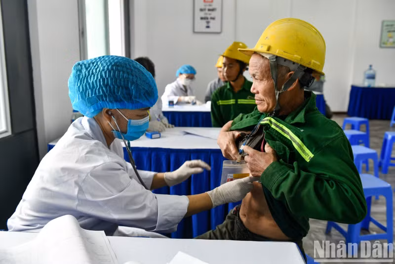 At the event, workers also receive free health examinations and consultation sessions.