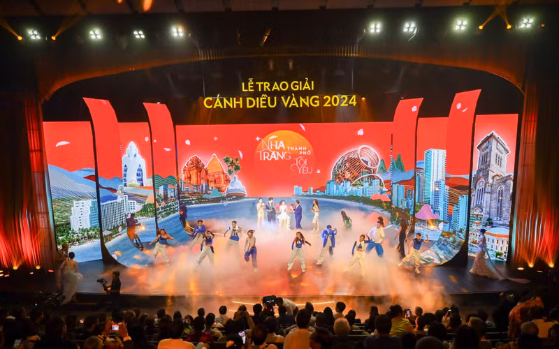 A performance at the awards ceremony (Photo: toquoc.vn)