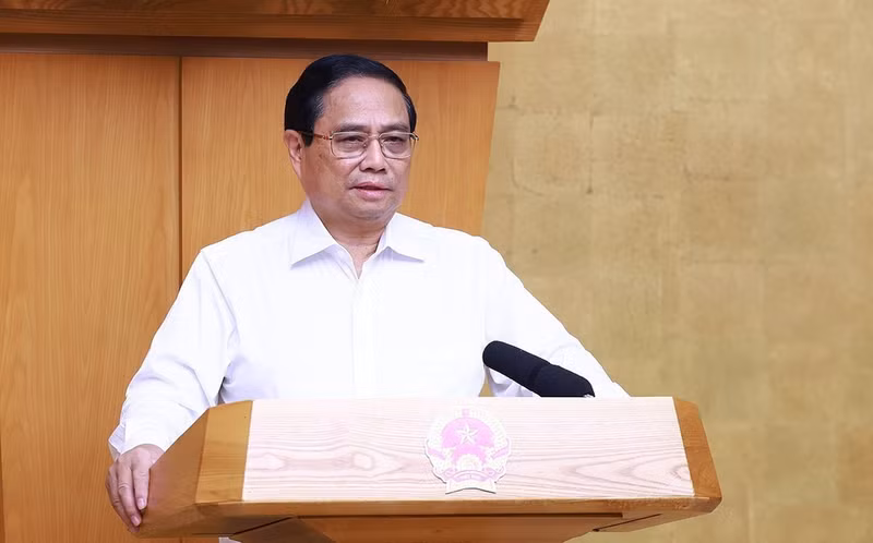 Prime Minister Pham Minh Chinh addresses the session. (Photo: VNA)