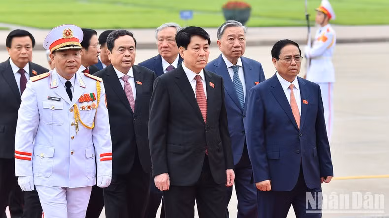 Prominent among the delegates include Prime Minister Pham Minh Chinh; and permanent member of Party Central Committee’s Secretariat and Director of the General Department of Politics of the Vietnam People's Army, Luong Cuong.