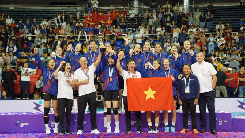 Vietnam gain the championship of the AVC Challenge Cup for Women for the second time. (Photo: thanhnien.vn)