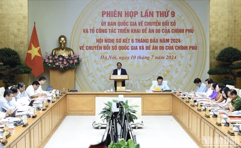 Prime Minister Pham Minh Chinh speaks at the meeting of the National Committee for Digital Transformation on July 10. (Photo: NDO)