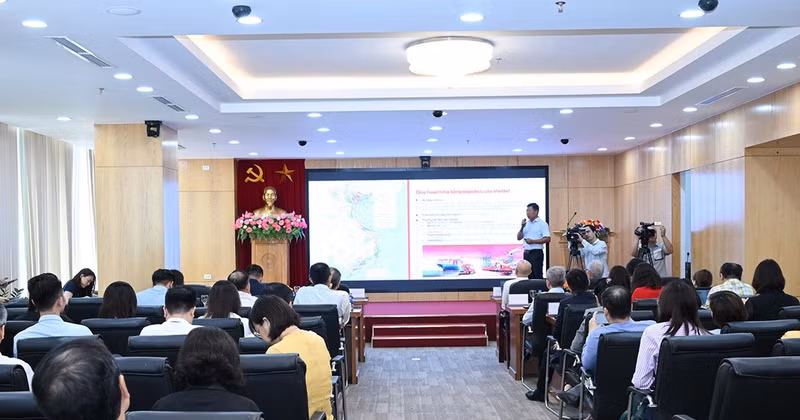 An overview of the workshop on technology applications in logistics and e-commerce (Photo: congthuong.vn)