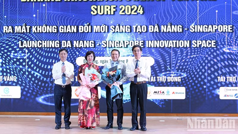 At the launch ceremony of Da Nang – Singapore Innovation Space 