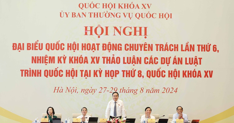 At the 6th meeting of full-time NA deputies in Hanoi on August 27. (Photo: VNA)