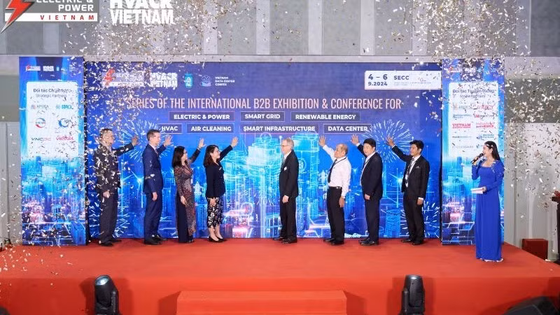 Delegates at the opening ceremony of the two exhibition 