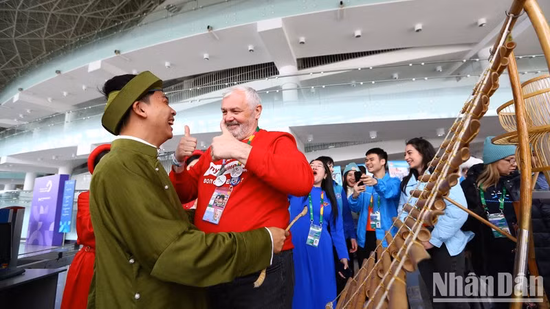Vietnamese culture leaves strong impression on international friends at World Youth Festival 2024 in Russia
