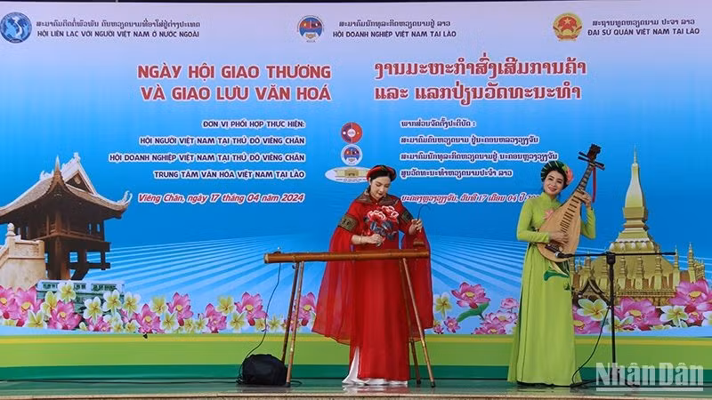 A performance at the Vietnam-Laos Cultural Festival which took place at the Vietnam Cultural Centre in Laos’ capital city of Vientiane in April 2024
