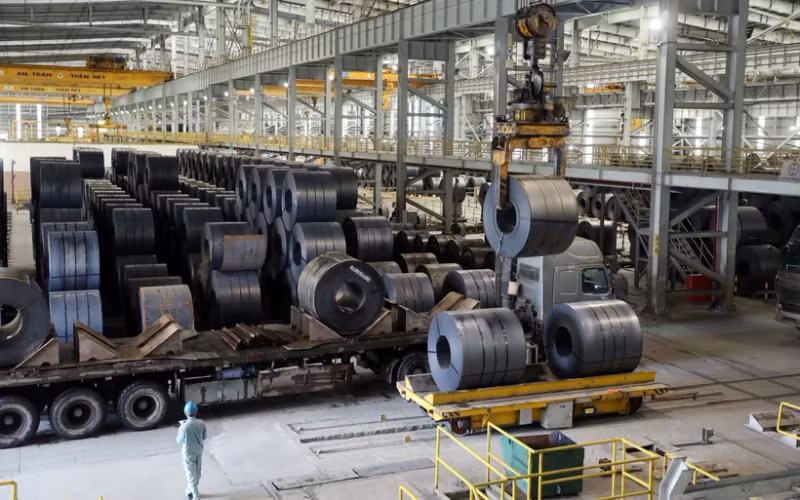 Processing - manufacturing remained a growth driver of the whole economy as the activities rose 9.28% to contribute 2.33 percentage points to the overall growth. (Photo: VNA)