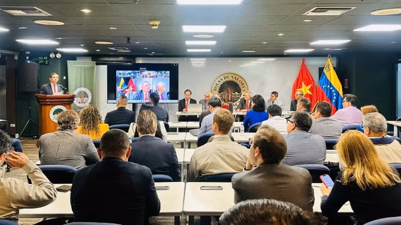 Delegates at the forum 