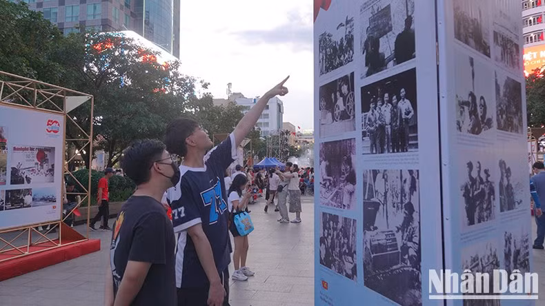 Visitors at the exhibition 