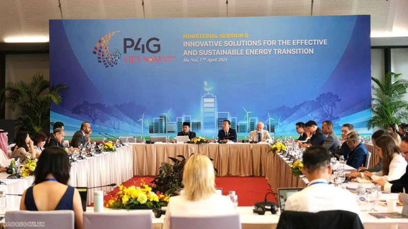 Overview of the ministerial session entitled “Innovative Solutions for the Effective and Sustainable Energy Transition” (Photo: baoquocte.vn)
