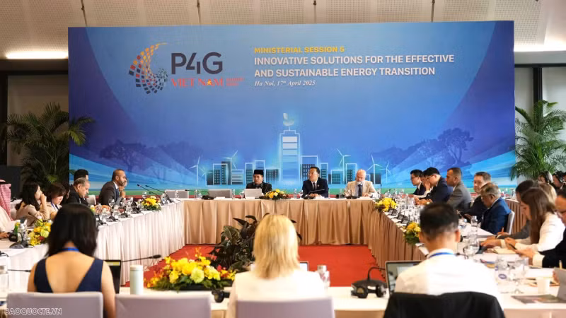 Overview of the ministerial session entitled “Innovative Solutions for the Effective and Sustainable Energy Transition” (Photo: baoquocte.vn)
