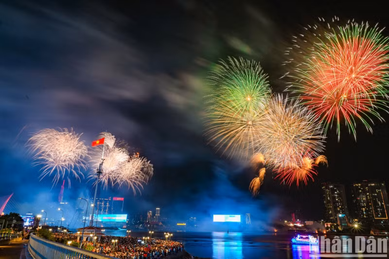 Brilliant fireworks greeted by cheers and applause from thousands of residents.