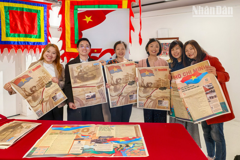 The special supplement of Nhan Dan (People) Newspaper in commemoration of the 50th anniversary of the Liberation of the South and National Reunification has attracted widespread attention from readers