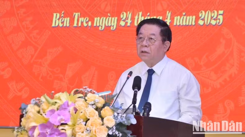 Nguyen Trong Nghia, Politburo member, Secretary of the Party Central Committee, Head of the PCC Commission for Communication, Education, and Mass Mobilisation speaks at the event