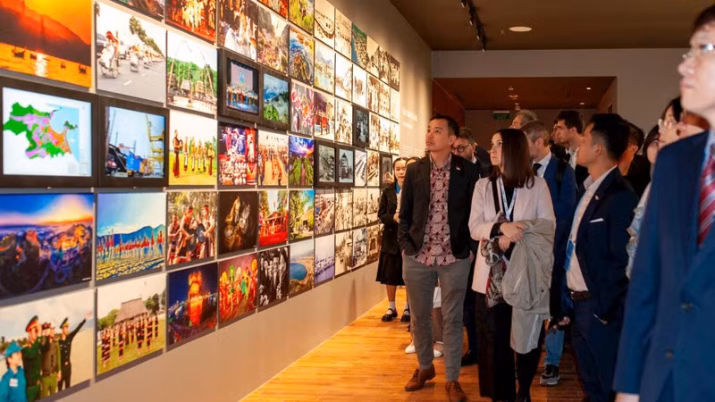 Visitors at Da Nang Museum Visitors at Da Nang Museum