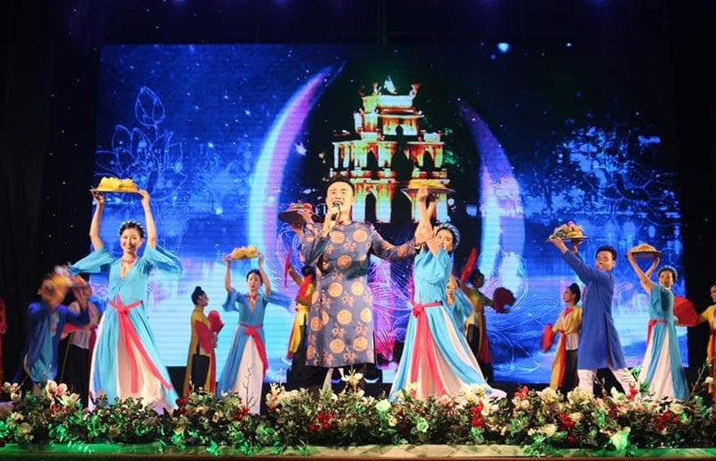 The art programmes focus on praising the Communist Party of Vietnam, President Ho Chi Minh, and celebrating love for the homeland, the country, and the Vietnamese people.