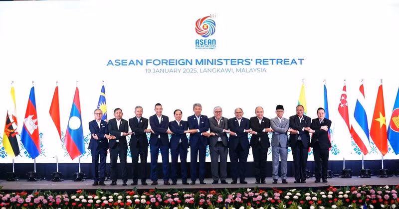 Heads of delegations and delegates at the ASEAN Foreign Ministers' Retreat. (Photo: VNA)