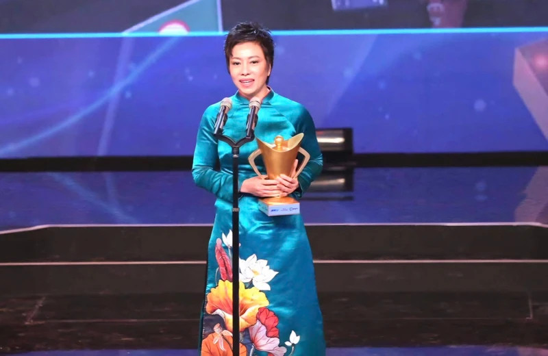 Nguyen Thi Nhung becomes first Vietnamese coach to gain A-class international certificate