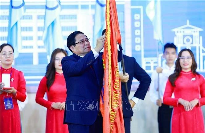 Prime Minister Pham Minh Chinh presents first-class Labour Order to Vietnam National University, Ho Chi Minh City (Photo: VNA) Prime Minister Pham Minh Chinh presents first-class Labour Order to Vietnam National University, Ho Chi Minh City (Photo: VNA)