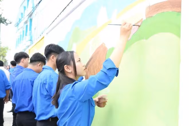 Party chief spotlights youth's pivotal role in new era ảnh 2