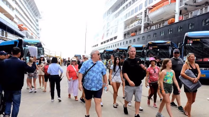 International cruise tourism to Quang Ninh has strongly rebounded in recent years. International cruise tourism to Quang Ninh has strongly rebounded in recent years.