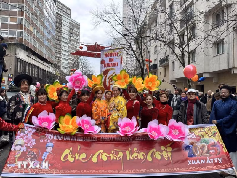 Vietnamese culture shines at Lunar New Year festival in France (Photo: VNA)