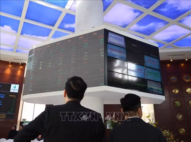 Party leader highlights new momentum for economic development ảnh 3