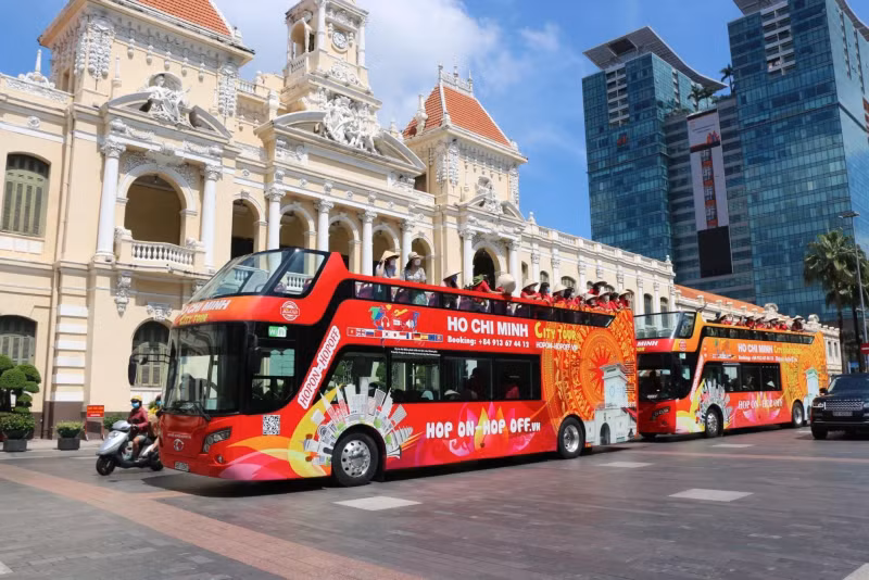 A double-decker bus tour in Ho Chi Minh City (Photo: VNA)