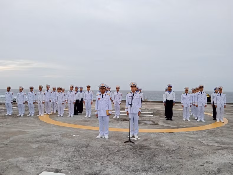 Flag-raising ceremony on An Bang Island.