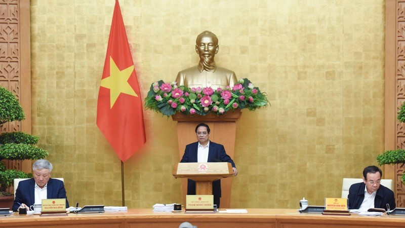 Prime Minister Pham Minh Chinh speaks at the regular Cabinet meeting in Hanoi on April 6. (Photo: NDO)