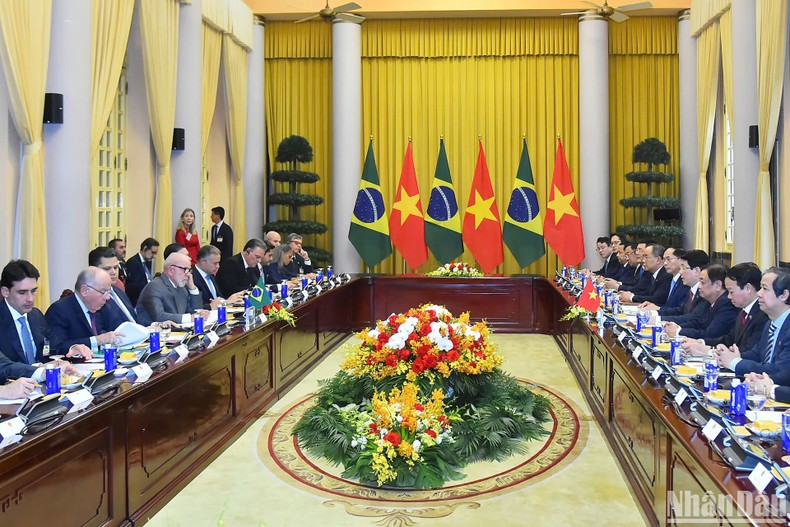 State President Luong Cuong holds talks with Brazilian President Luiz Inácio Lula da Silva in Hanoi on March 28. (Photo: VNA)