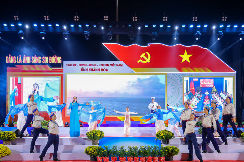 A performance at the programme (Photo: baokhanhhoa.vn)