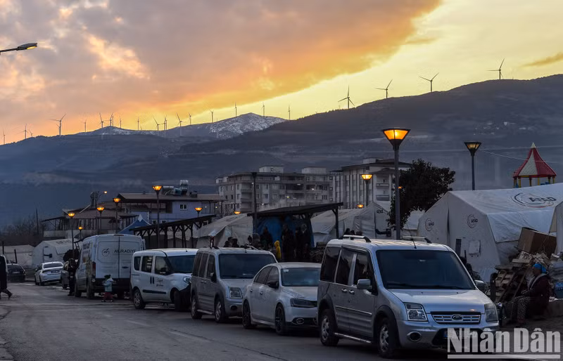 The electrical system has been restored. This is also provides the basis for people to believe in the new reconstruction work in their own homeland.