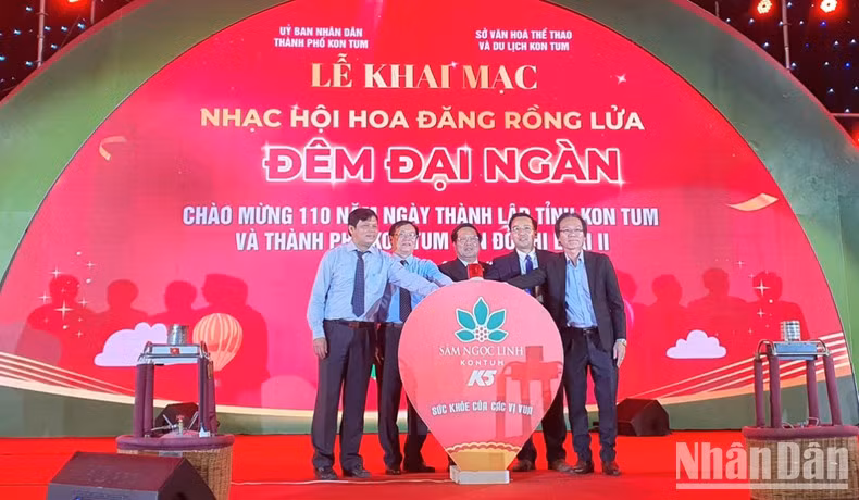 Delegates press the button to open the programme.