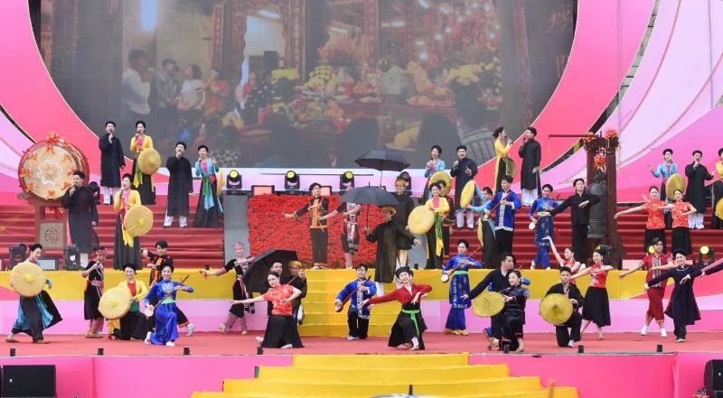 An art performance at the opening of Bac Giang Culture and Tourism Week 2024.