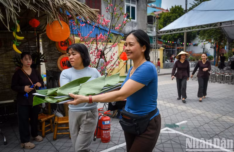 Dong leaves are also washed and ready to serve tourists.