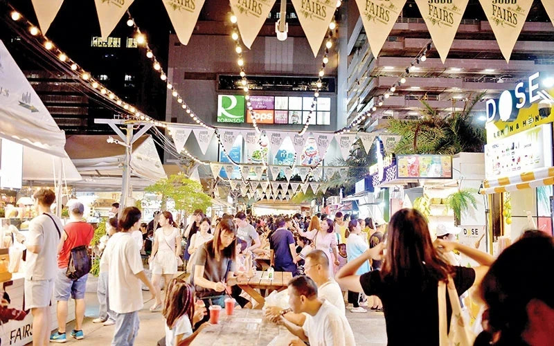 A bustling culinary street in Bangkok, Thailand. Photo: DINH TRUONG