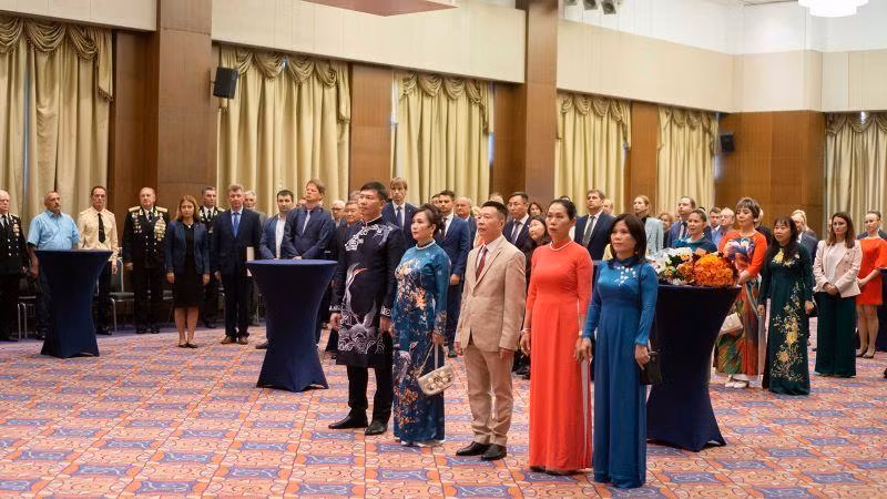 The ceremony was attended by a large number of delegates.