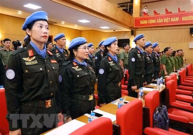 Vietnamese officers for peacekeeping mission (Photo: VNA)