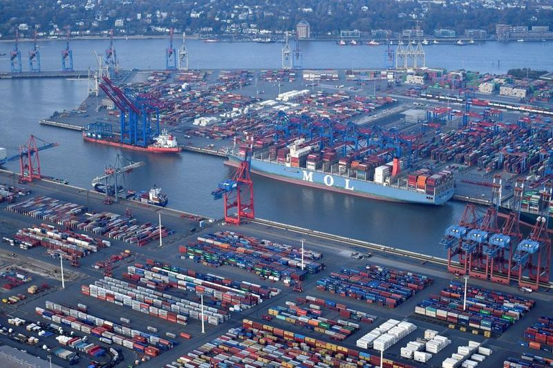 An overview of the container terminal in the port of Hamburg, Germany. (Photo: Reuters)