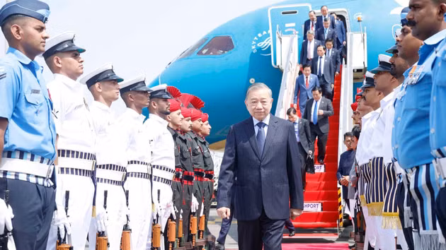 In pictures: General Secretary and President To Lam arrives in Mumbai