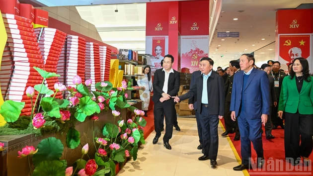 In pictures: Senior Party official chairs preliminary review of preparations for 14th National Party Congress