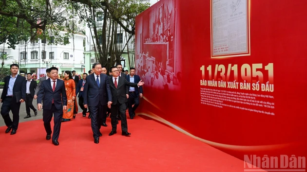 In pictures: General Secretary To Lam visits Nhan Dan Newspaper