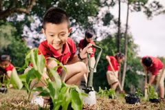 If each individual simply becomes aware of actions such as saving energy and reducing plastic waste, it can contribute to a greener and more sustainable way of life.
