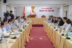 The working session between Can Tho leaders and an AusCham delegation on June 24 (Photo: VNA)