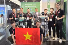 Vietnamese delegates at the 2026 IEEE International Conference on Robotics and Automation (ICRA 2026).