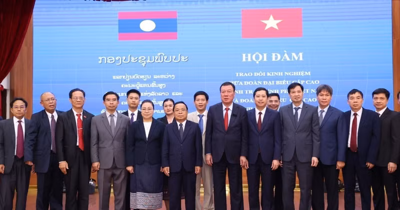 Participants at the talks. (Photo: VNA)